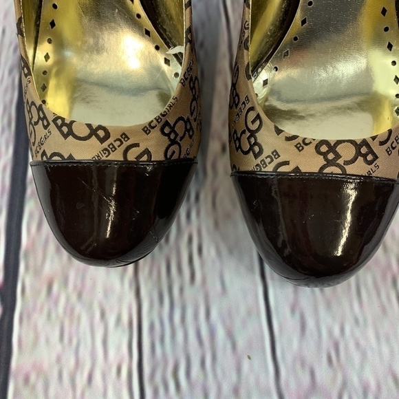 🎉BCBGirls Pumps w/ Brown Patent Leathern Details - Picture 5 of 9
